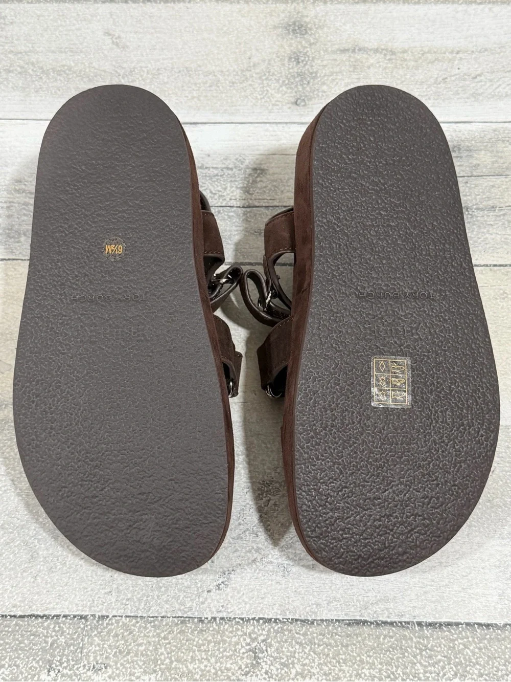 TORY BURCH KIRA SPORT TRIPLE-STRAP SANDAL IN DARK COCOA / SILVER - SZ - 6.5